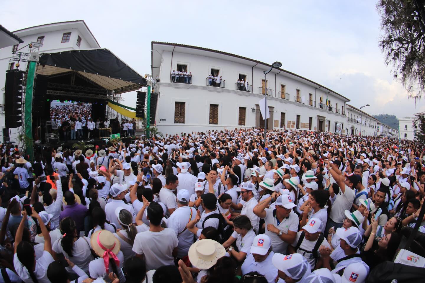                                         🙌🏻Cerca de 40 mil personas nos unimos en un solo clamor, ¡la Paz de nuestro querido Cauca!
                                        
