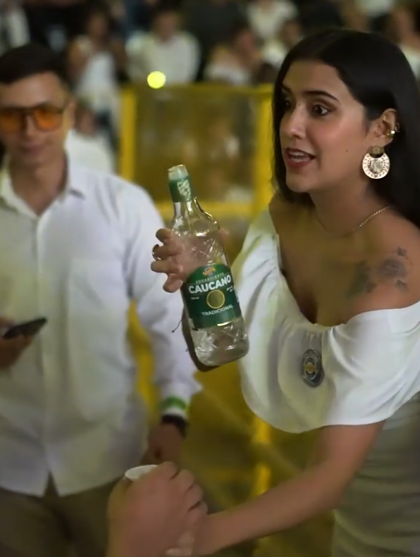                                          🎶 ¡Salsa, sabor y Caucano en una sola noche! 💃🕺
                                        