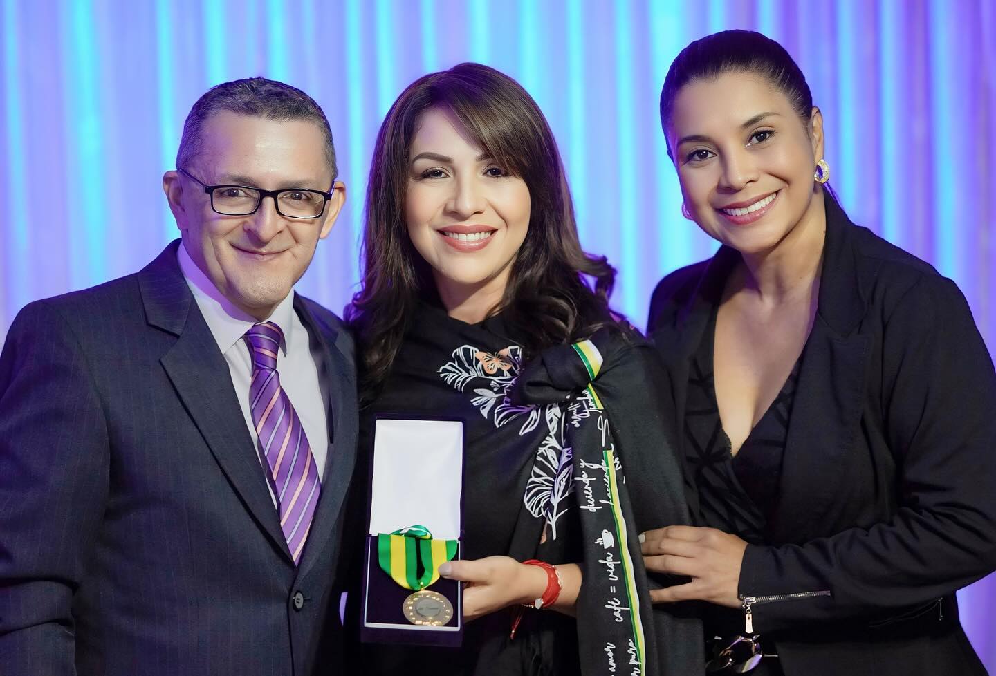                                              Reconocimiento a la excelencia empresarial 🏆
                                            