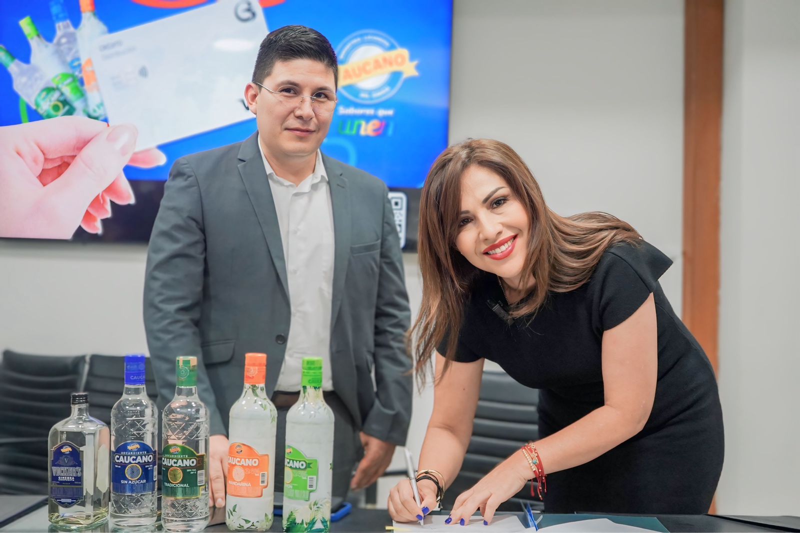                                              Caucano y Banco de Bogotá: Juntos para ofrecerte más comodidad.
                                            