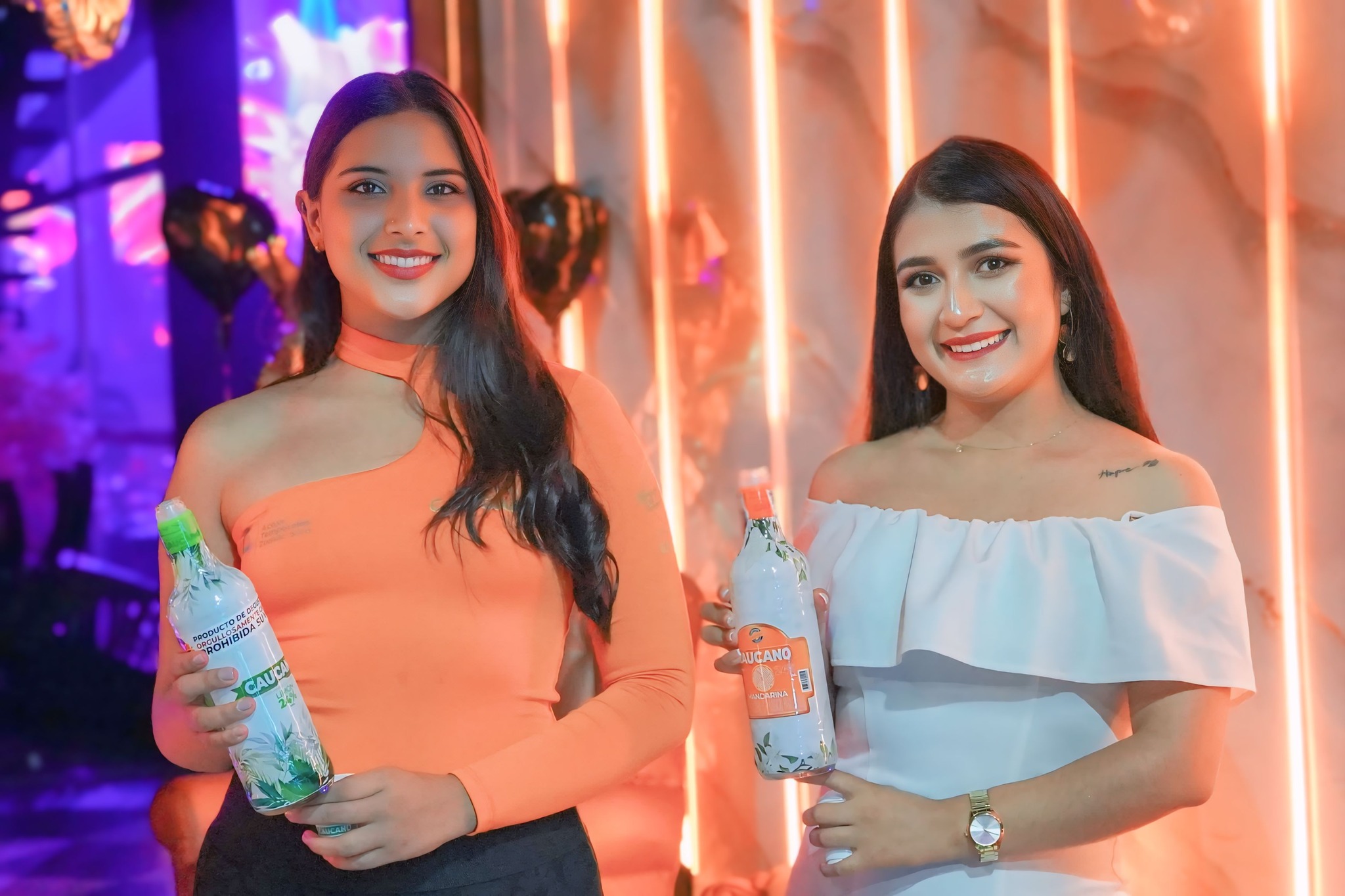                                          Caucano y salsa: la combinación perfecta. 🎼🖤
                                        