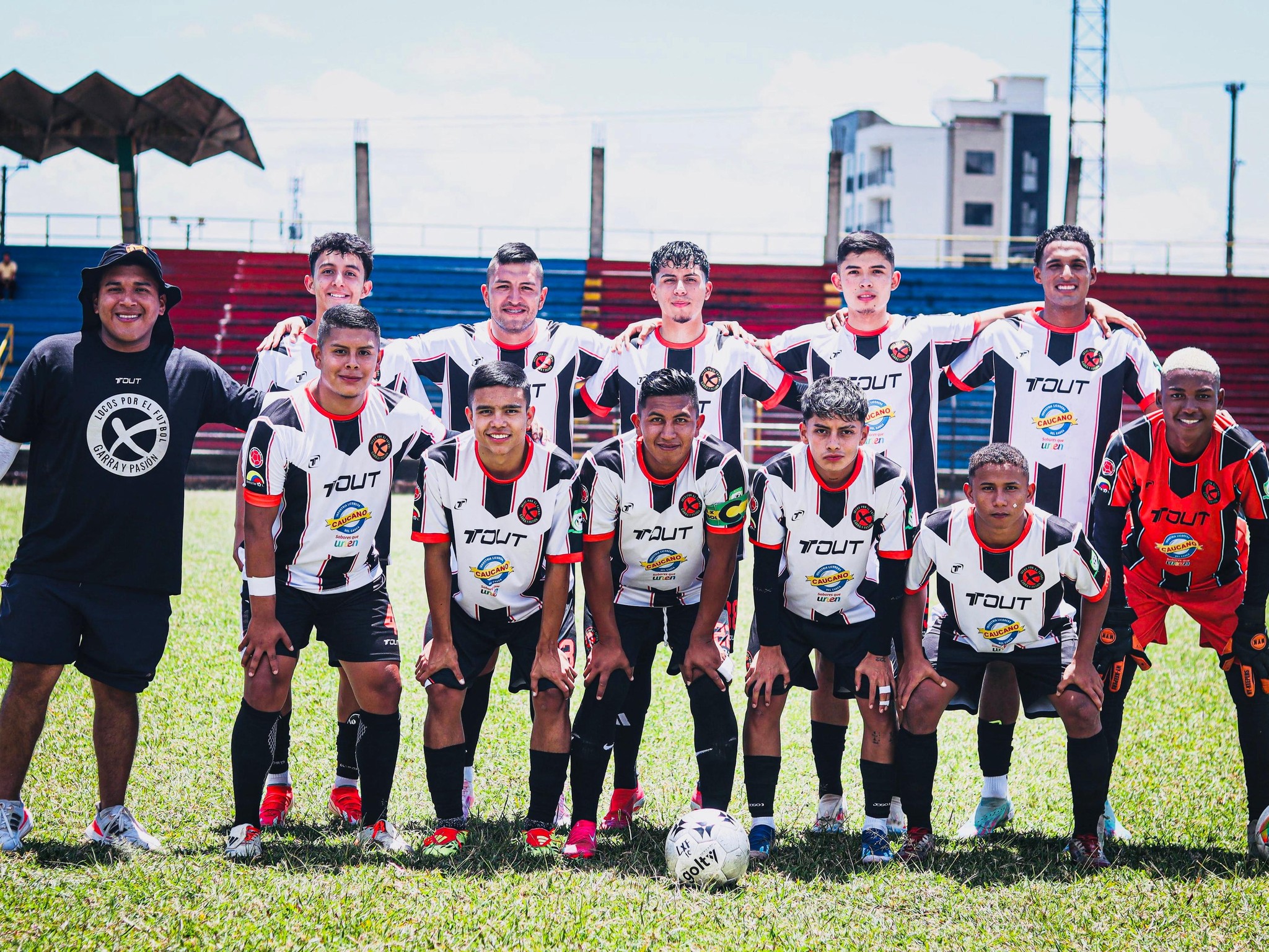                                              💚💙 La Industria Licorera del Cauca, reafirma su compromiso con el progreso del departamento, impulsando el deporte, la cultura y la educación.
                                                