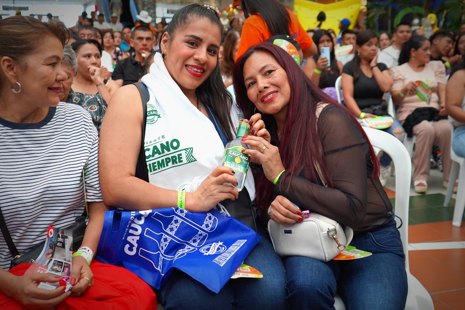                                              Gracias caucanos y caucanas por ser parte de la Gran Caravana de Aguardiente Caucano, El de Siempre.
                                            