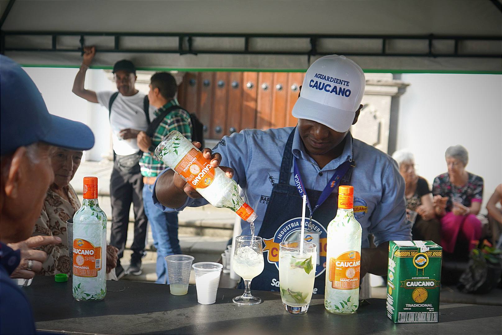                                         Así se vivió la primera versión de Cóctel al Parque
                                        