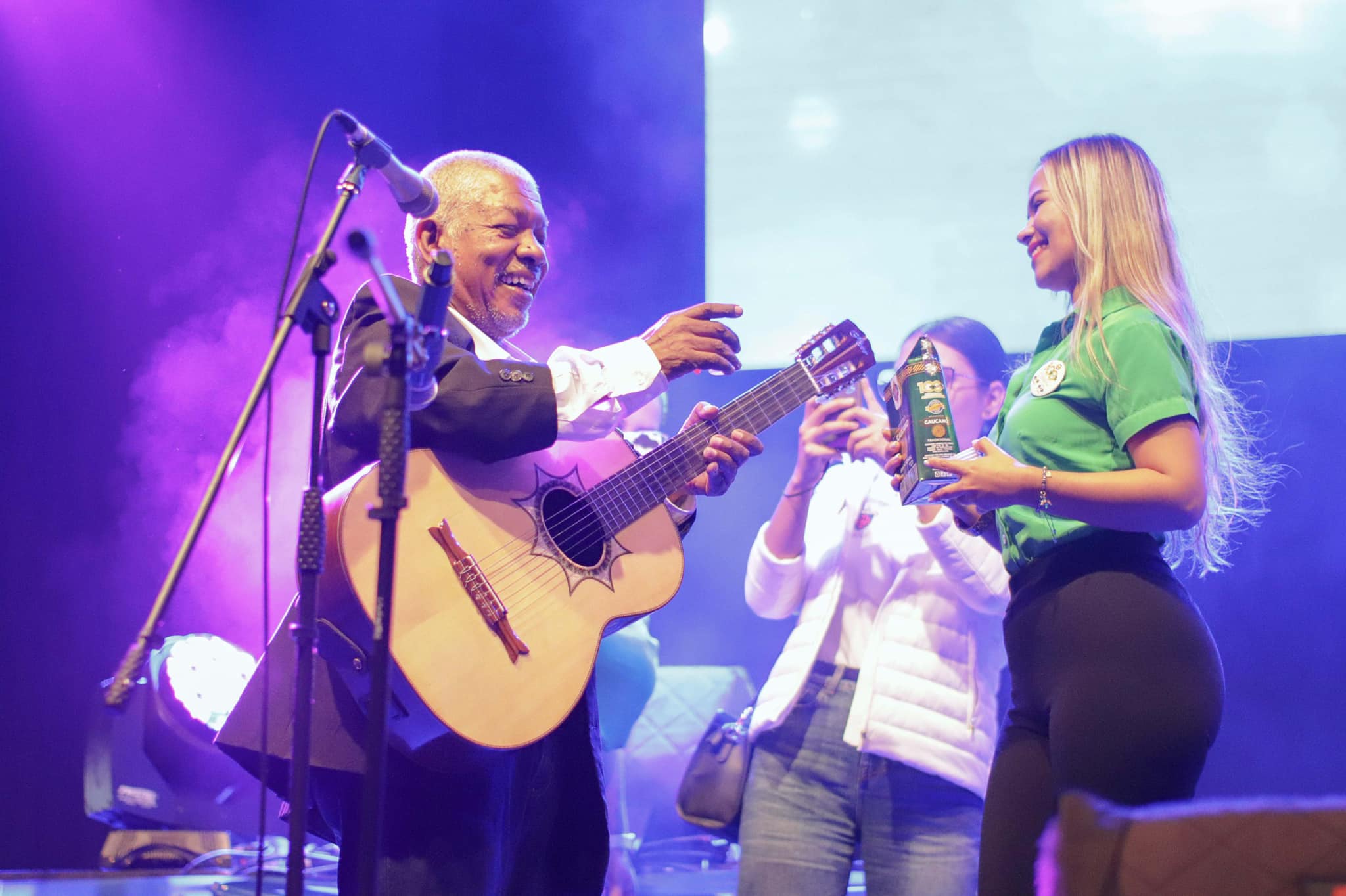                                          Popayán se vistió de balada en el concierto Homenaje a las Madres
                                        