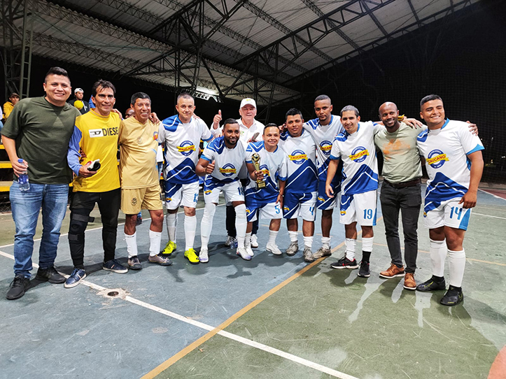                                              ¡Felicitaciones muchachos"
                                            