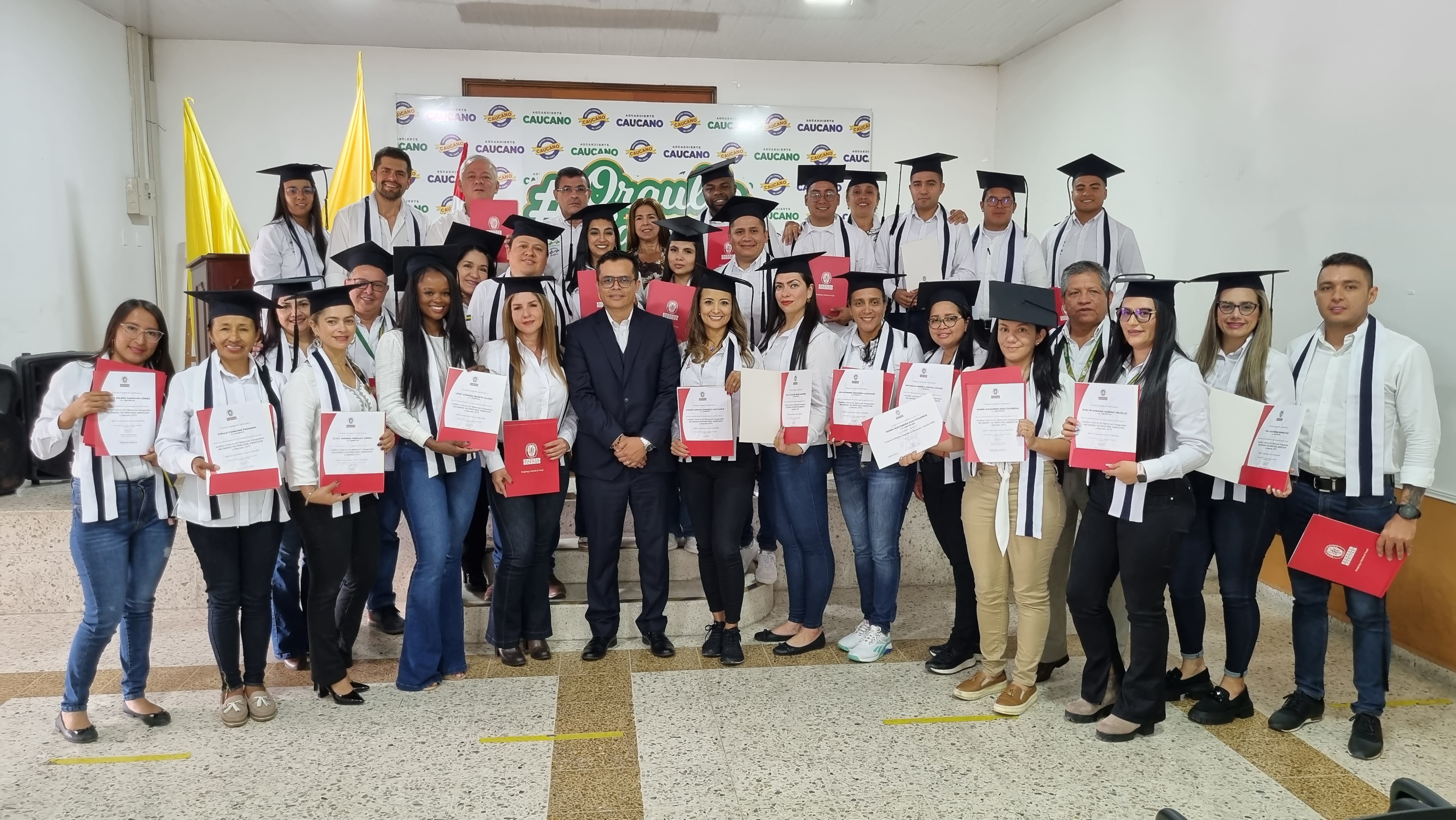                                              Sí avanzamos por nuestros colaboradores
                                            