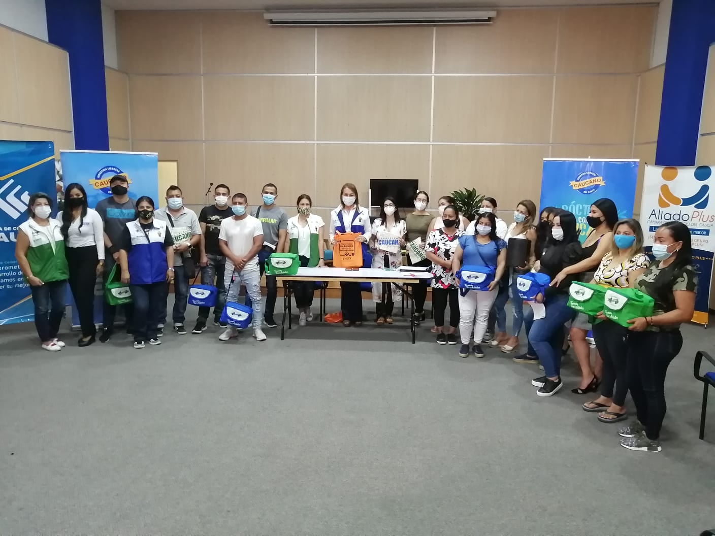                                              Exitoso encuentro en el Norte del Cauca con gremio de bares para apoyar la reactivación económica
                                            