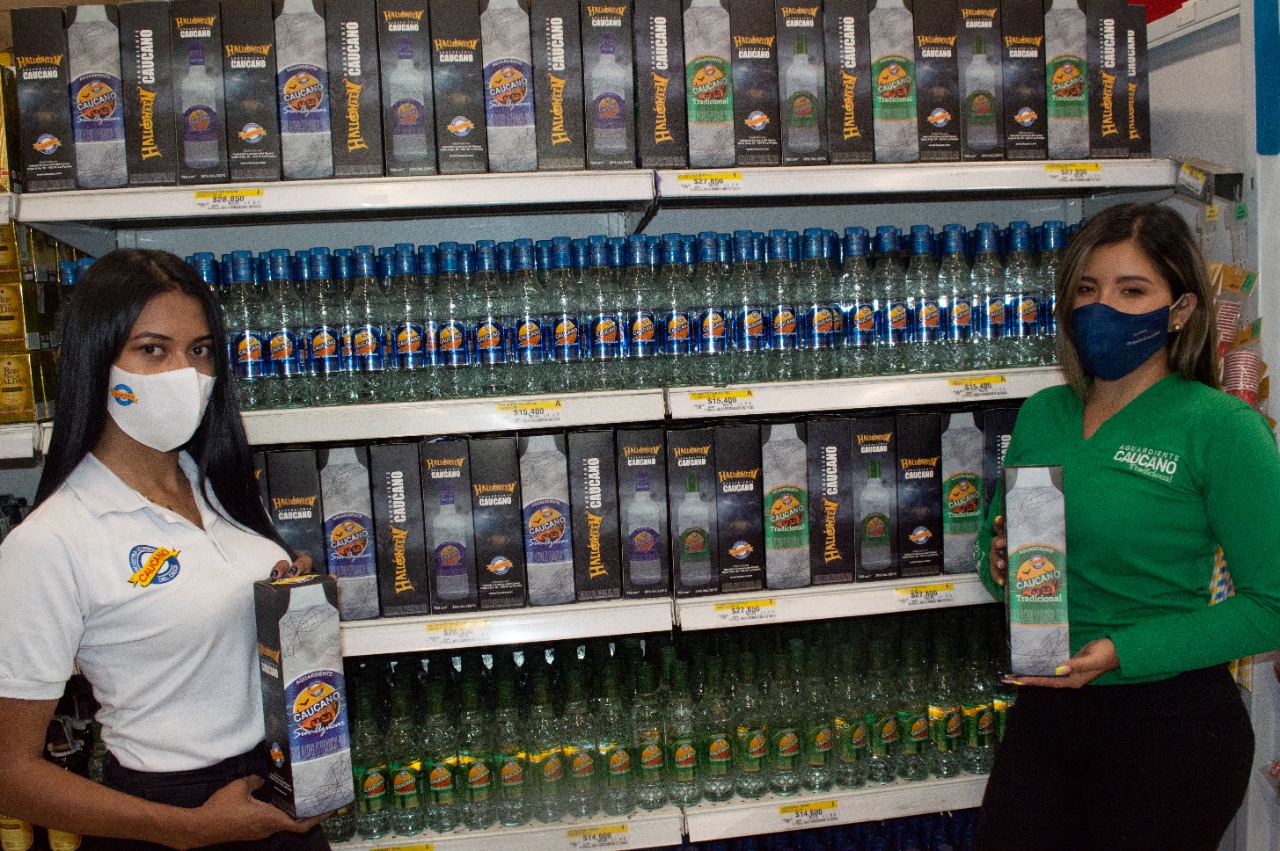                                              Aguardiente Caucano se viste con caja especial para este Halloween
                                            